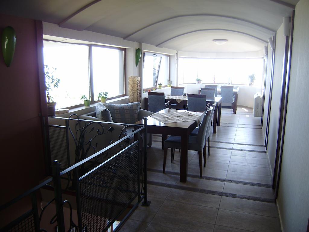 קרנבו Sea View Family Hotel מראה חיצוני תמונה