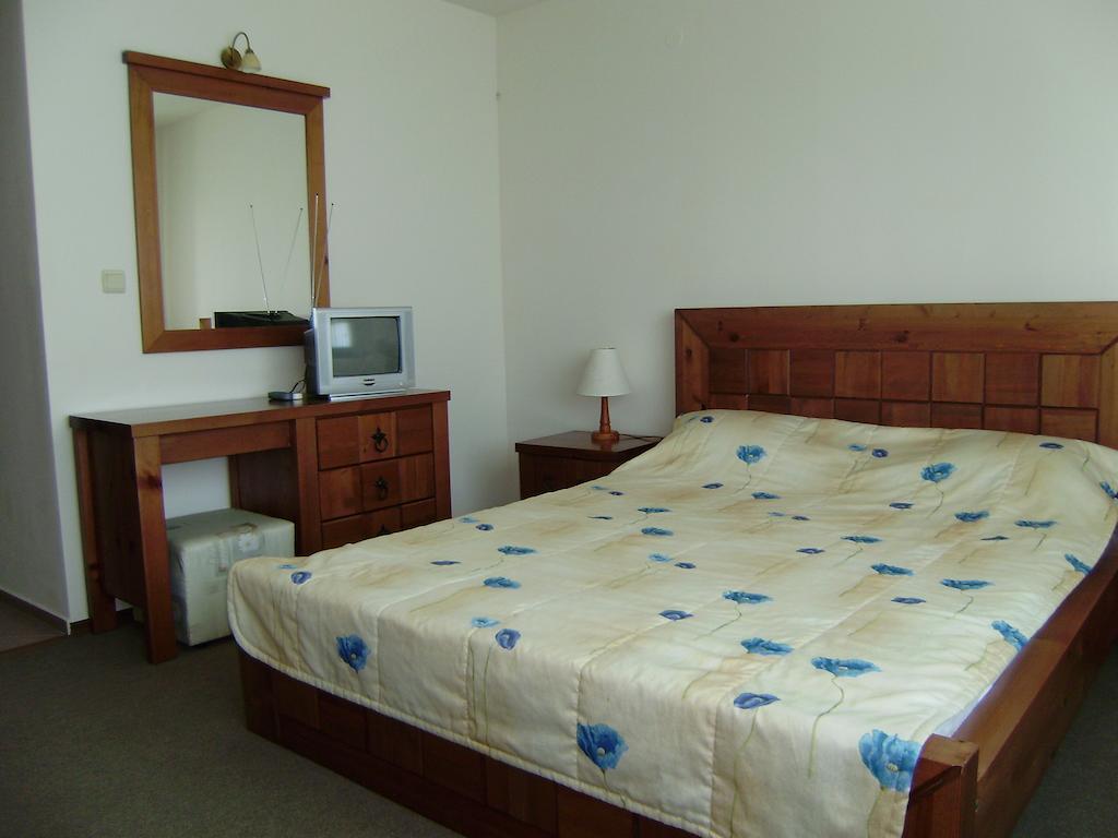קרנבו Sea View Family Hotel חדר תמונה